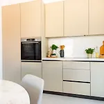 Sanders Boutique - Full Building * Λεμεσός