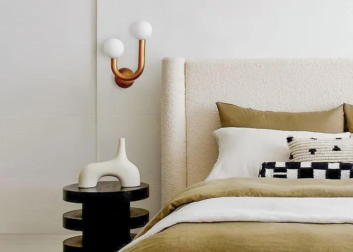 Sanders Boutique - Full Building Лимасол