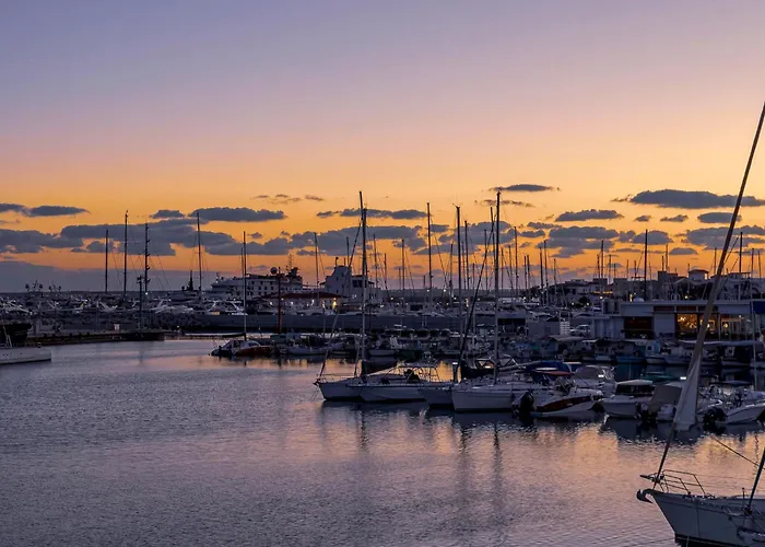 Апартаменты Sanders Boutique - Full Building Лимасол